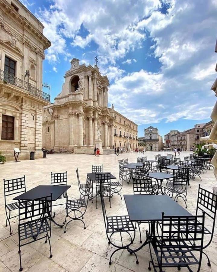 Ortigia Charme Piazza Duomo Apartamento Syracuse Exterior foto