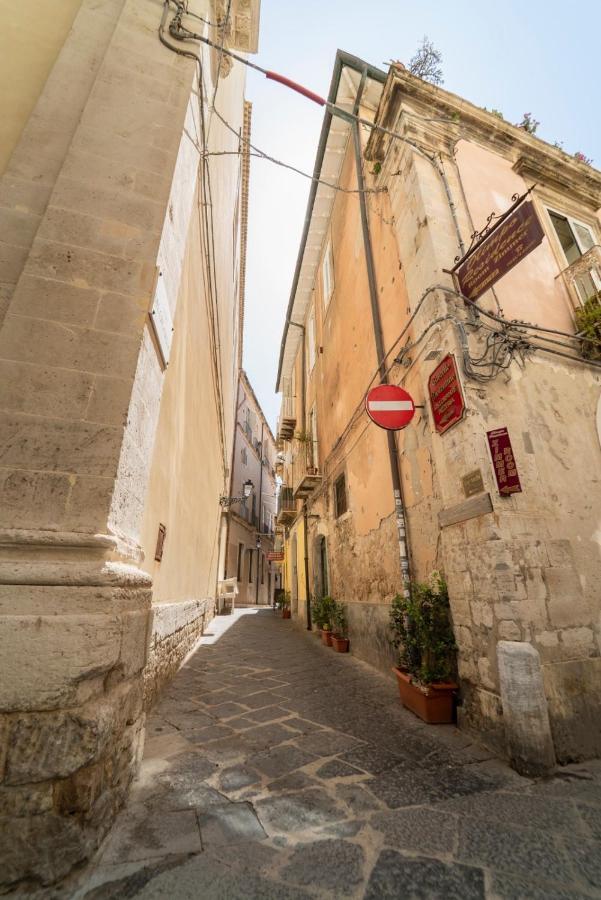 Ortigia Charme Piazza Duomo Apartamento Syracuse Exterior foto